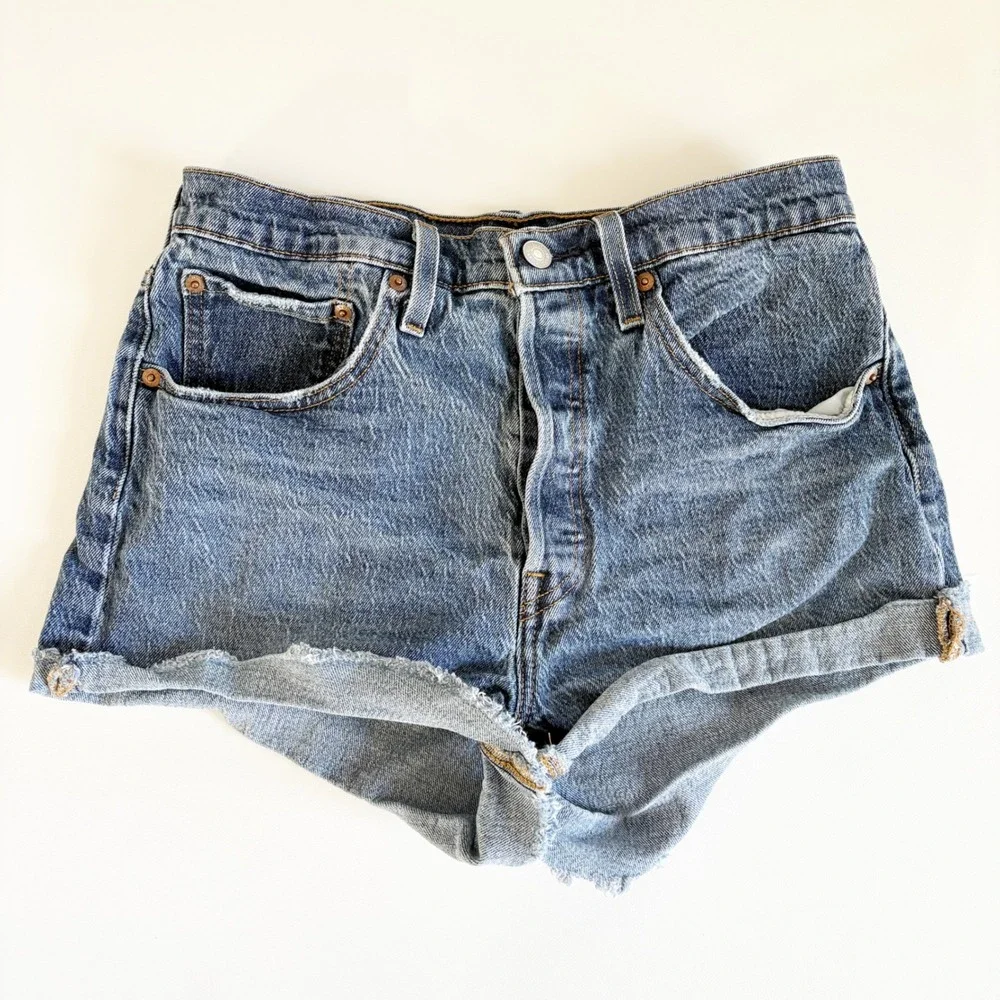 Levi's Womens 501 High Rise Button Fly Boho Cut Off Denim Jean Shorts Size‎ 30